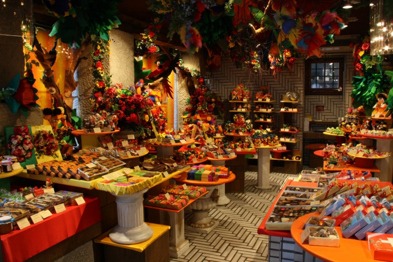 vente-BANDOL-min_candy_store_chocolate_shop_chocolate_switzerland-393515